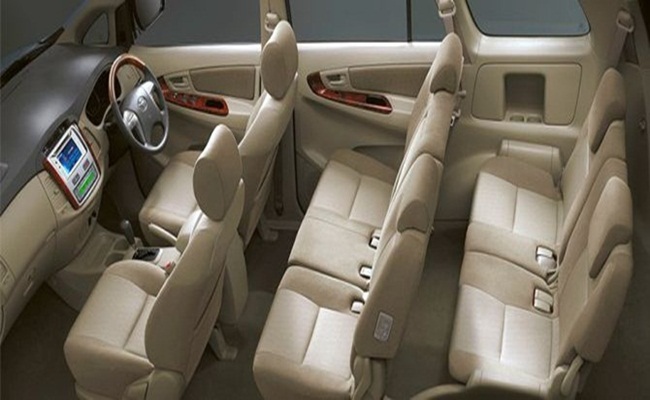 Toyota Innova 7+1 seating capacity Car Rental Service Mumbai